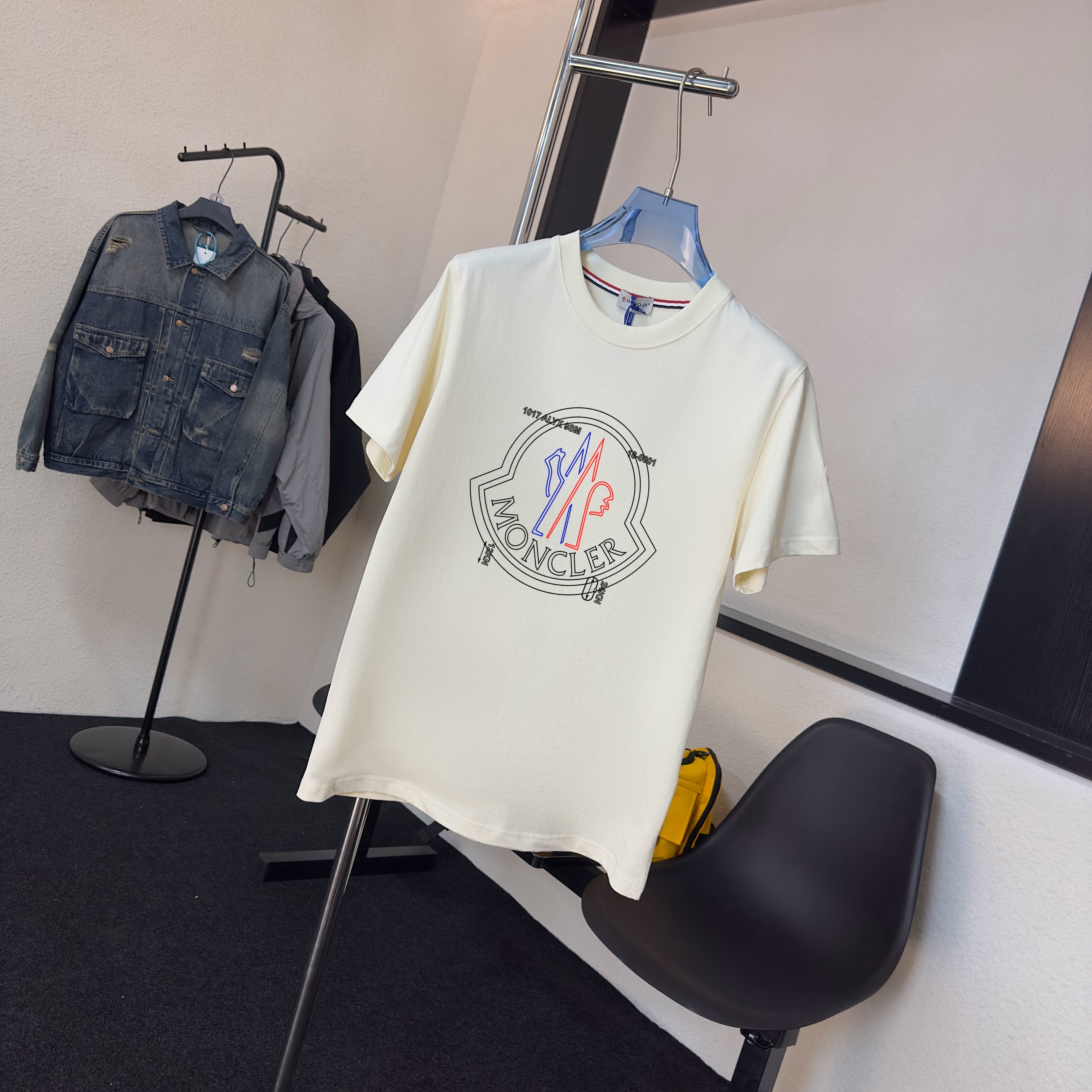 M - TSHIRT