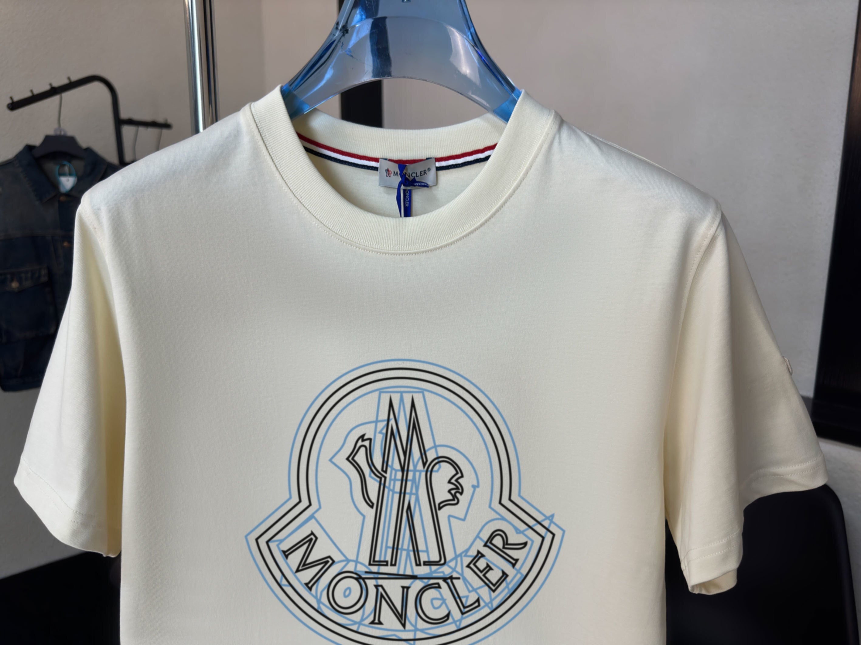 M - TSHIRT