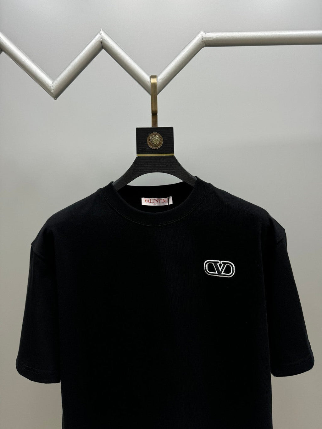 V - TSHIRT