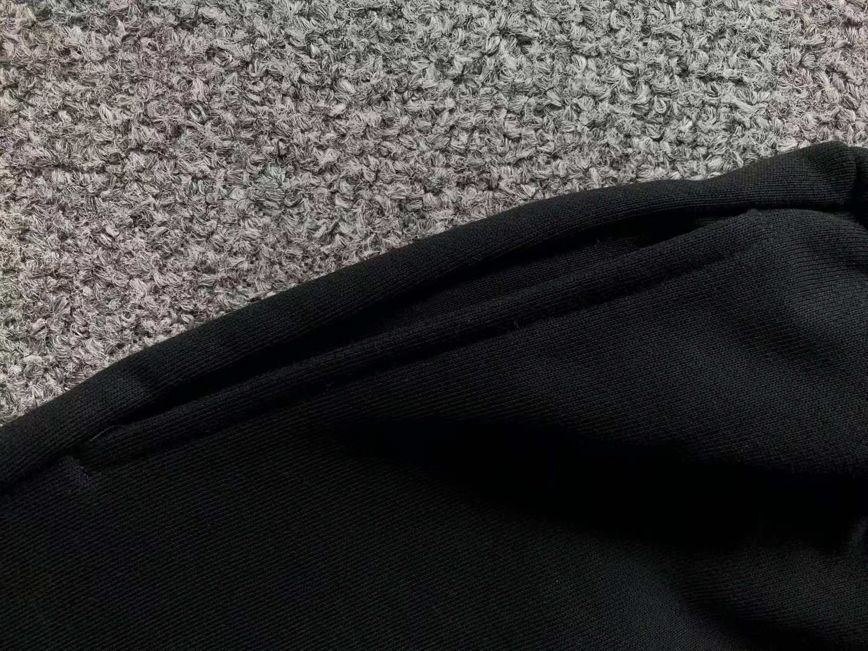R - SHORTS