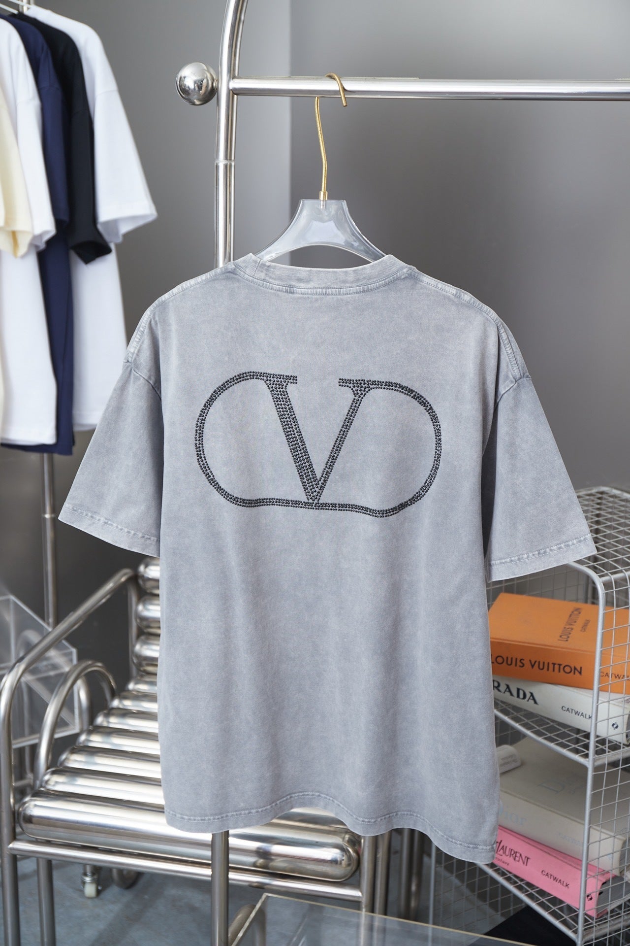 V - TSHIRT VIP