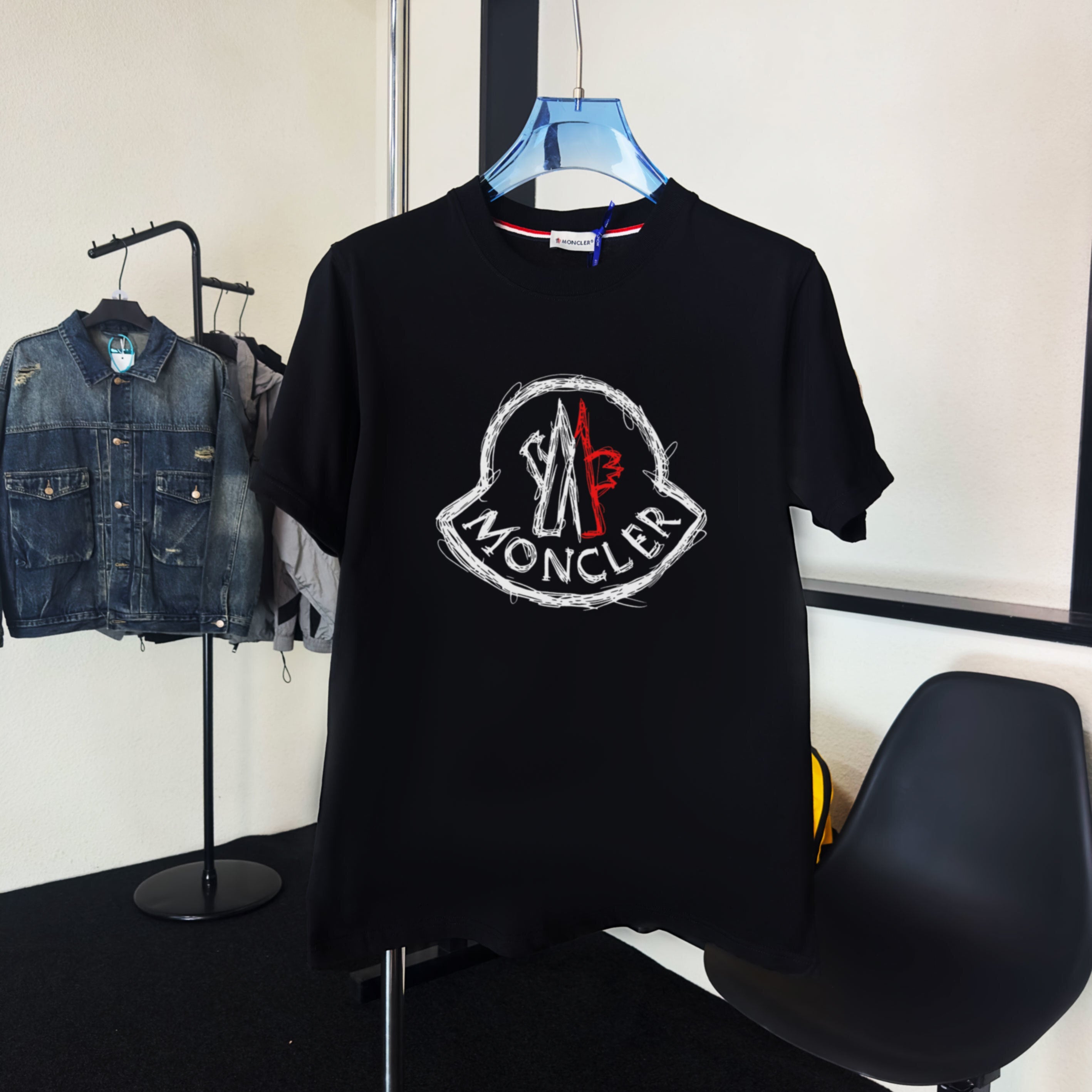 M - TSHIRT