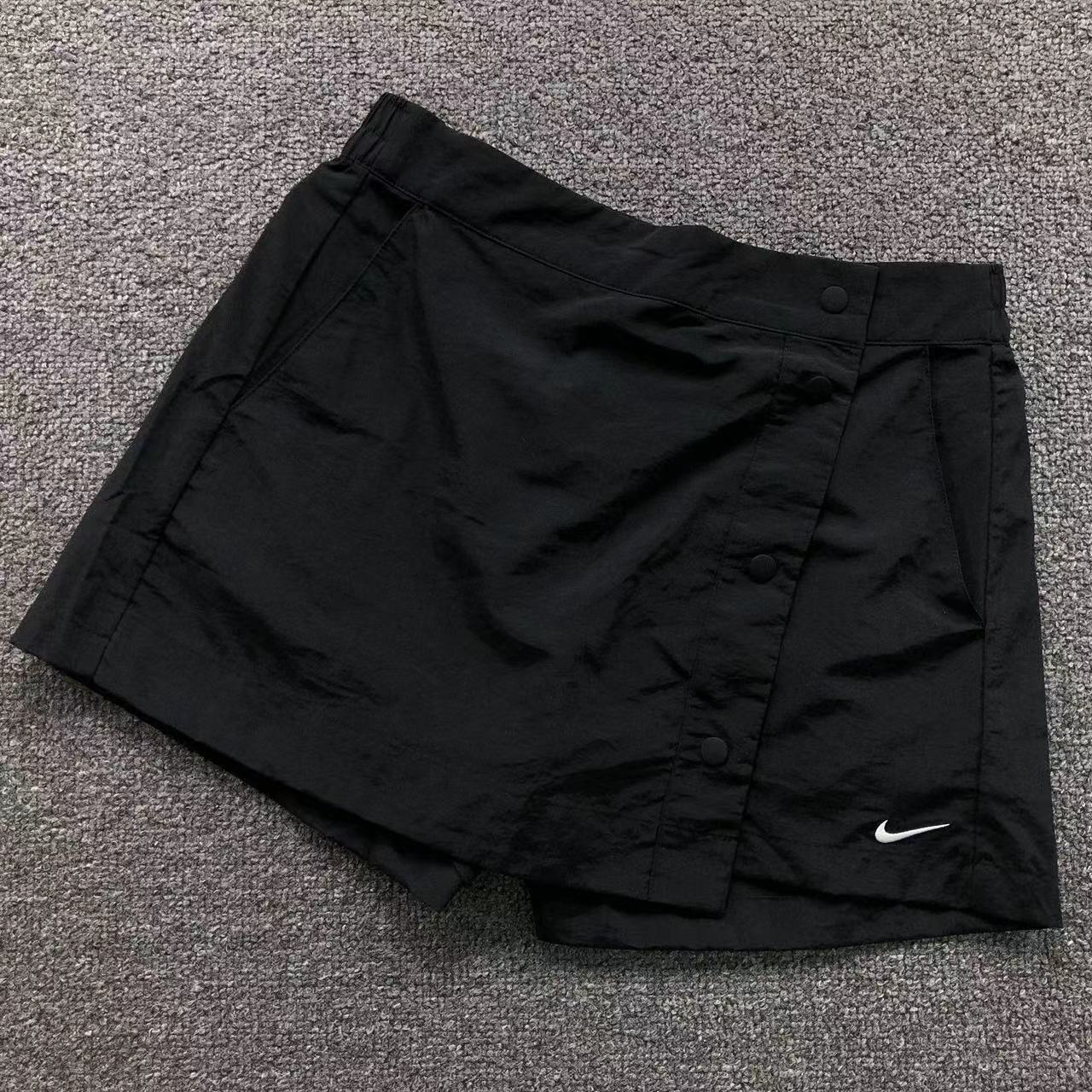 N - SHORTS