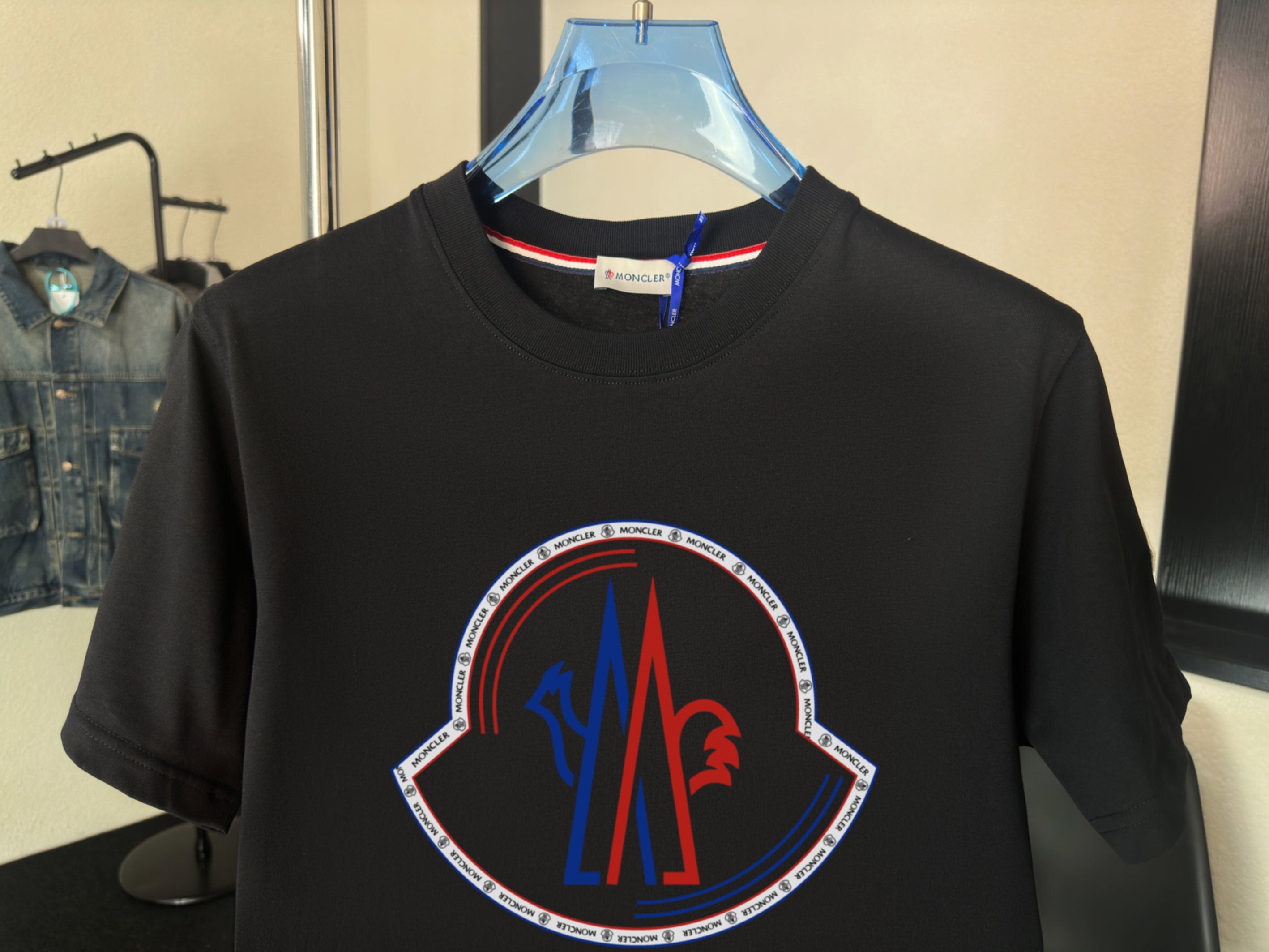 M - TSHIRT