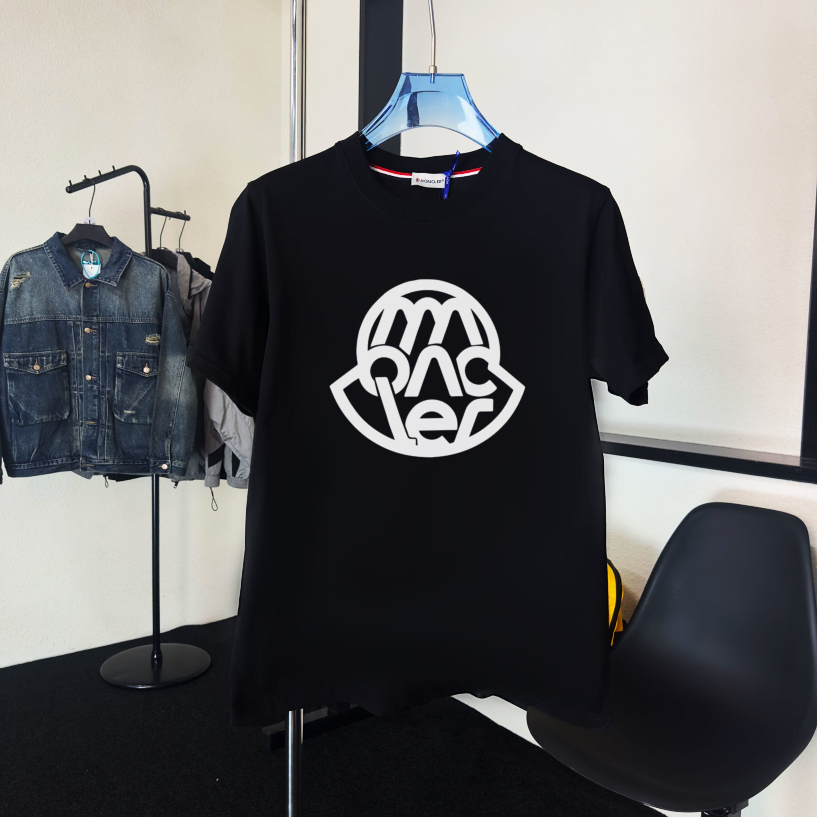 M - TSHIRT