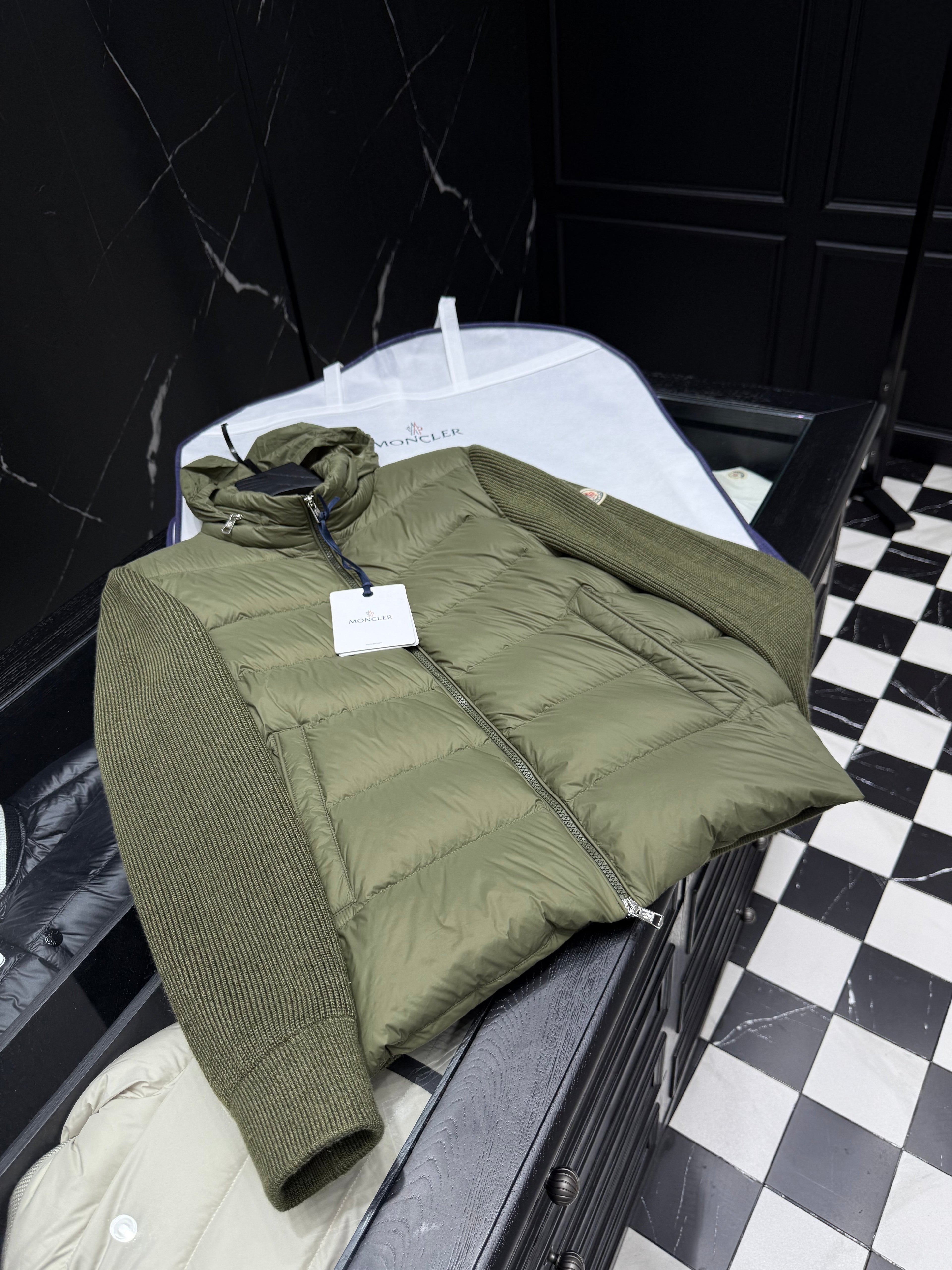 V - CARDIGAN