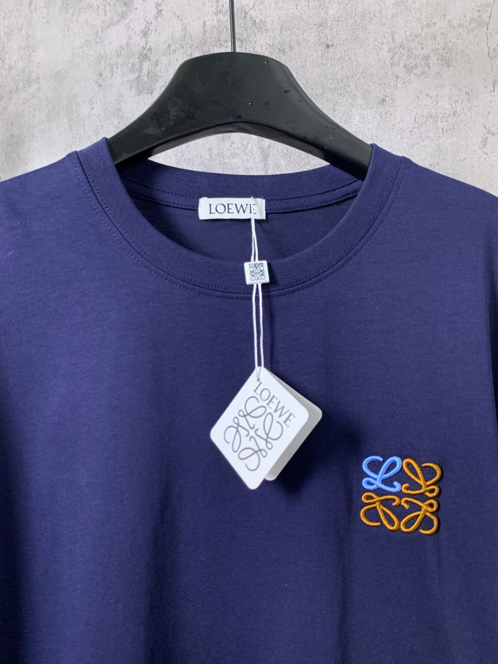 L - TSHIRT