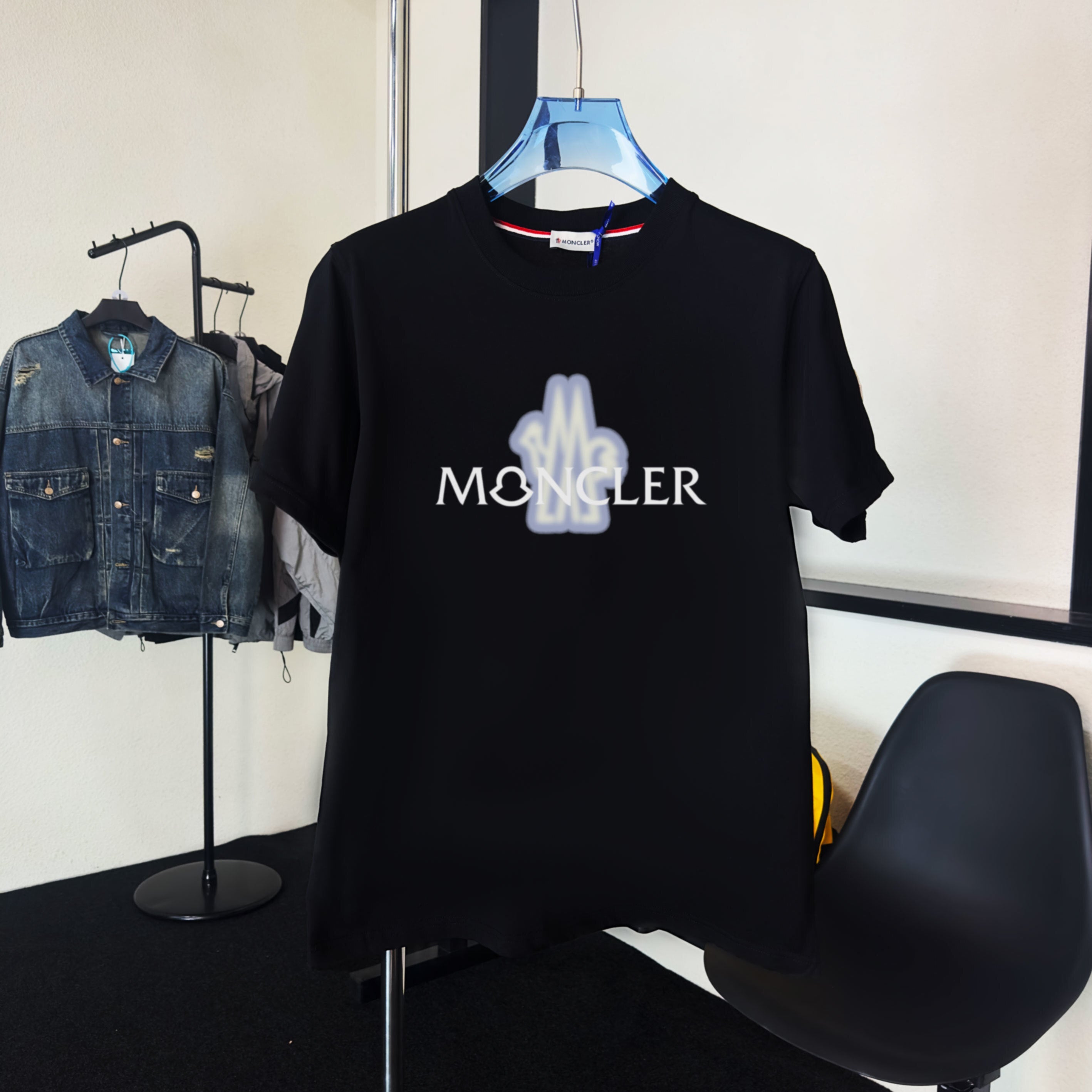 M - TSHIRT