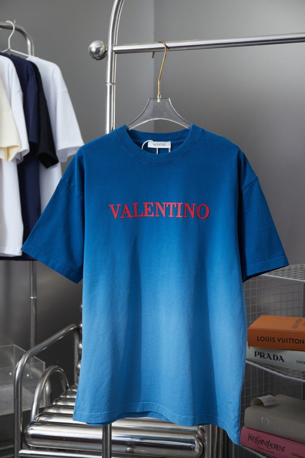 V - TSHIRT VIP