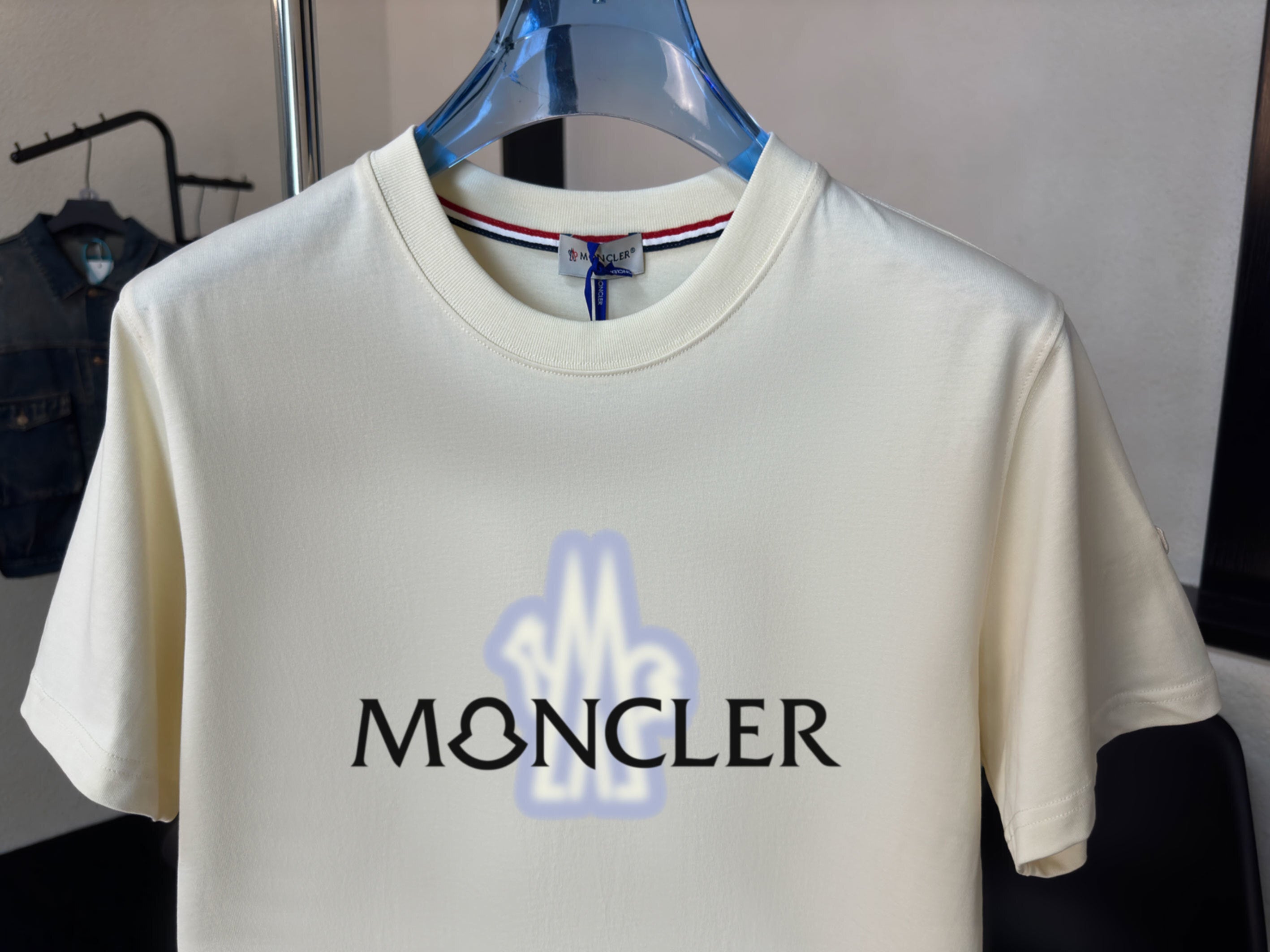 M - TSHIRT