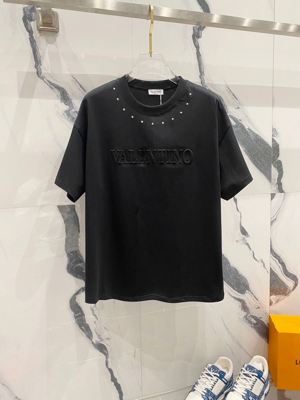 V - TSHIRT