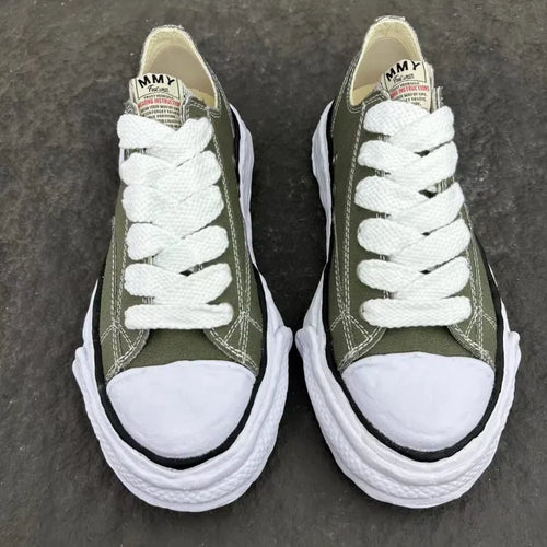 A - SNEAKERS