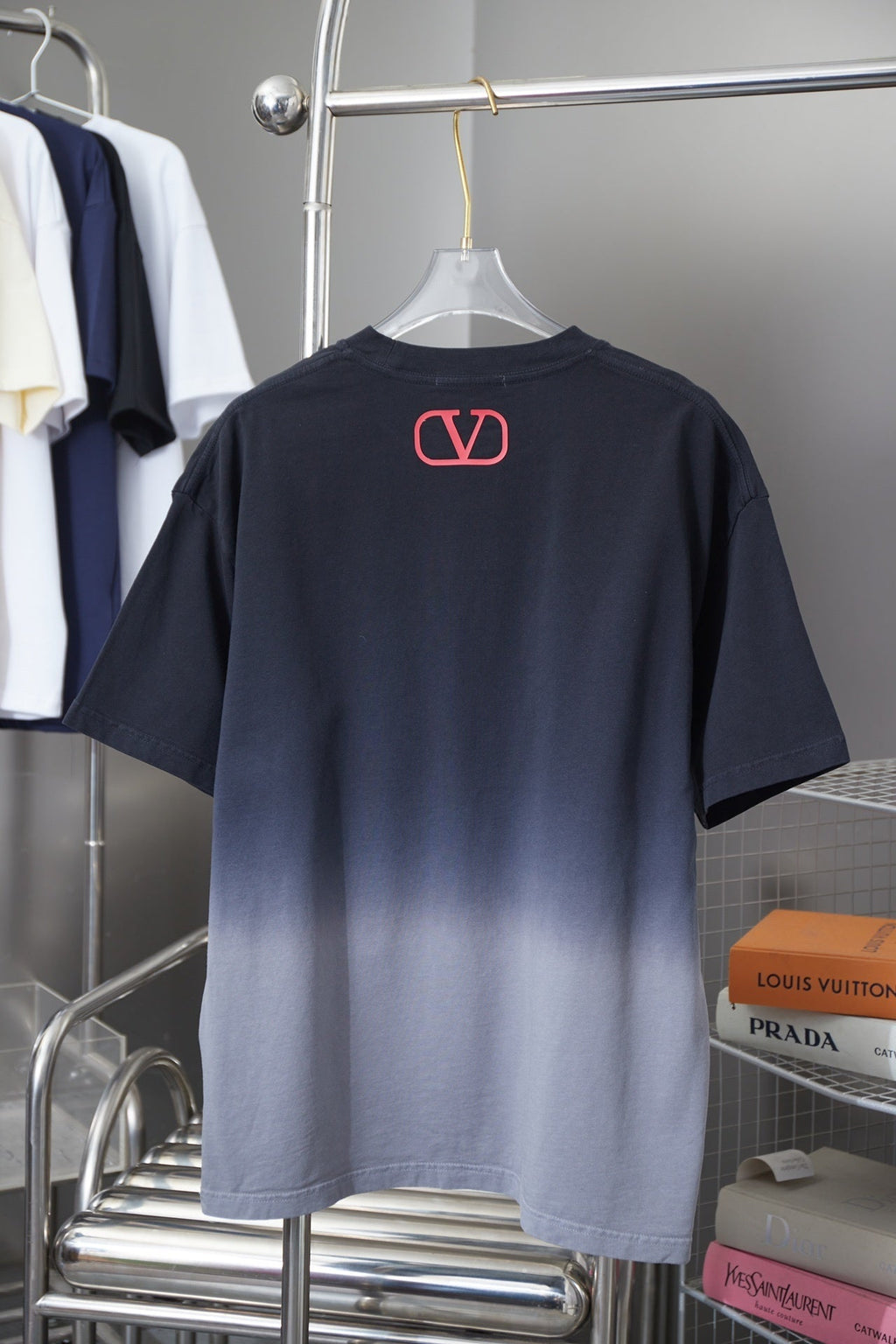 V - TSHIRT VIP