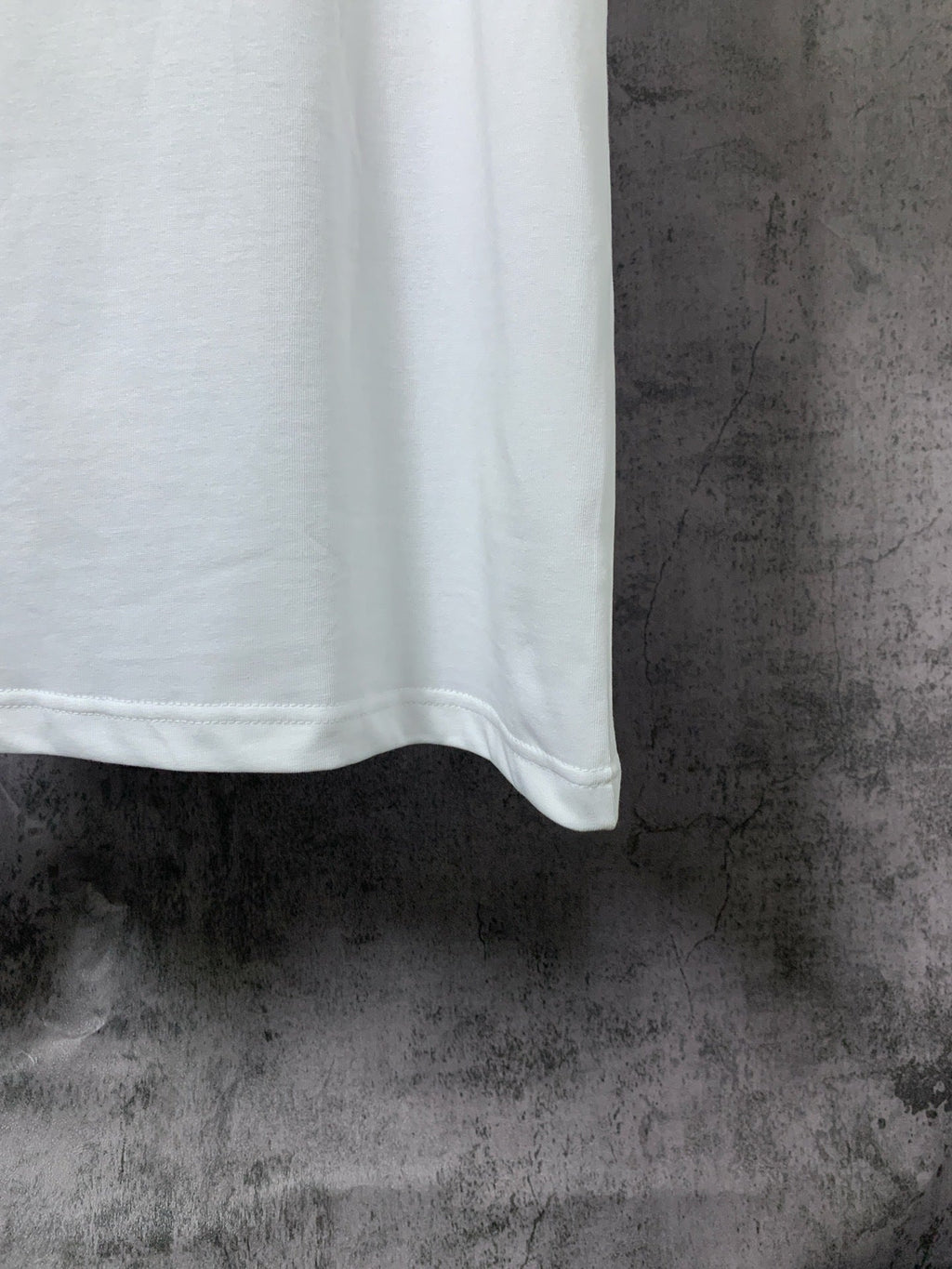 L - TSHIRT