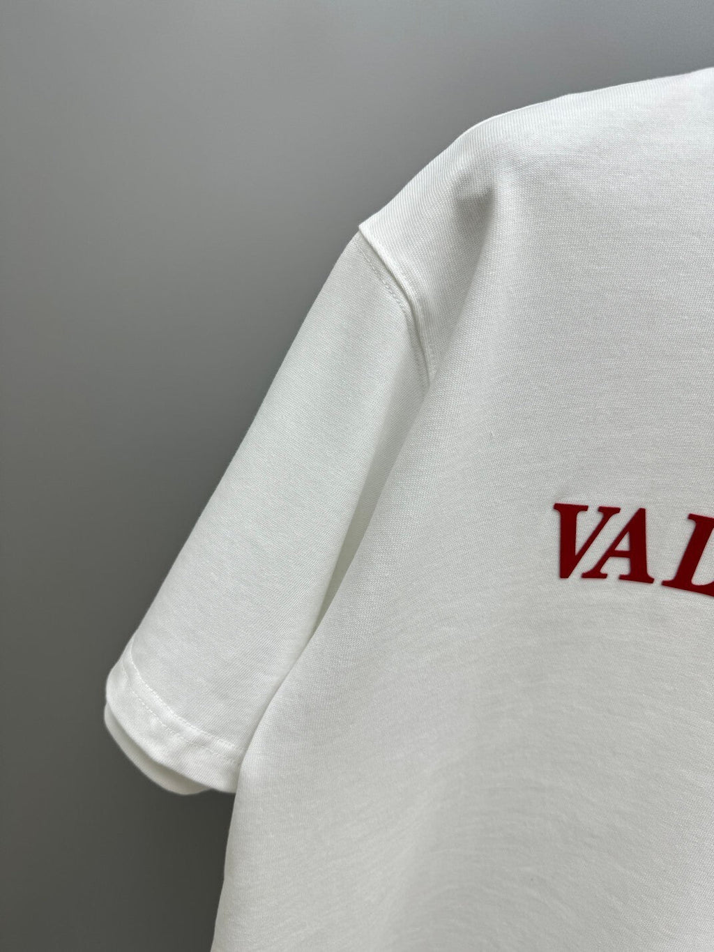 V - TSHIRT