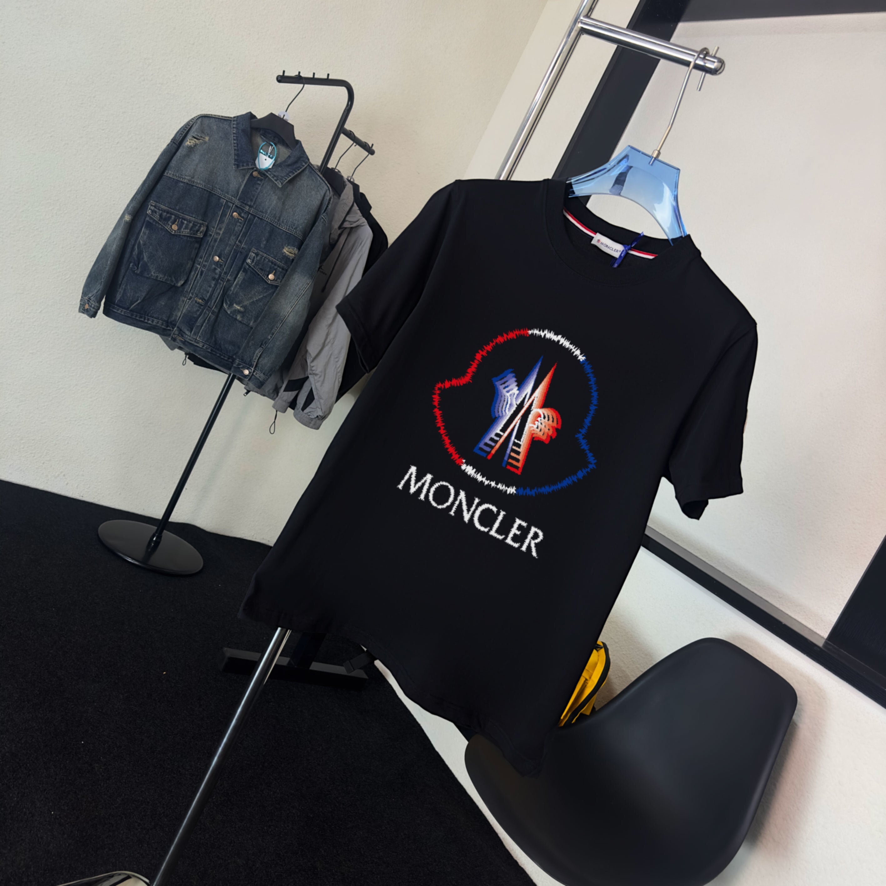 M - TSHIRT