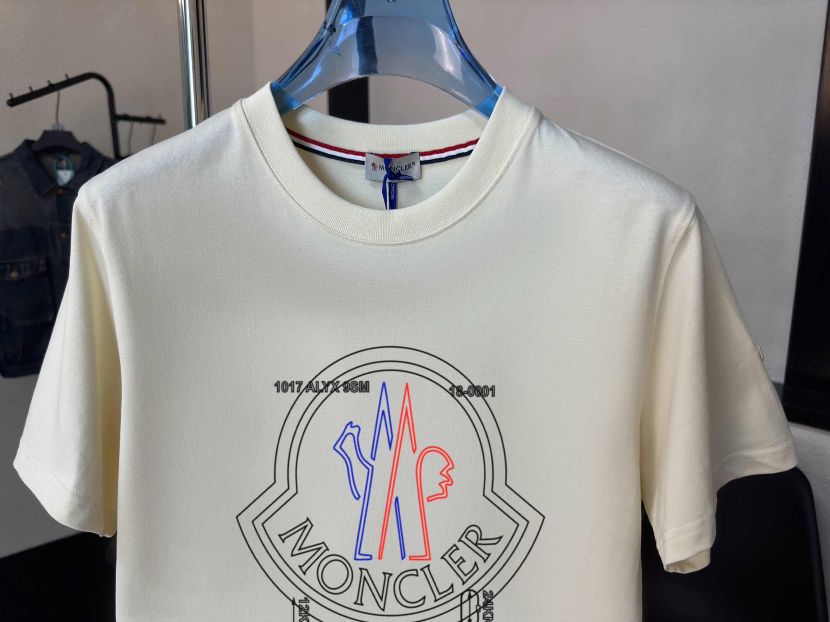 M - TSHIRT