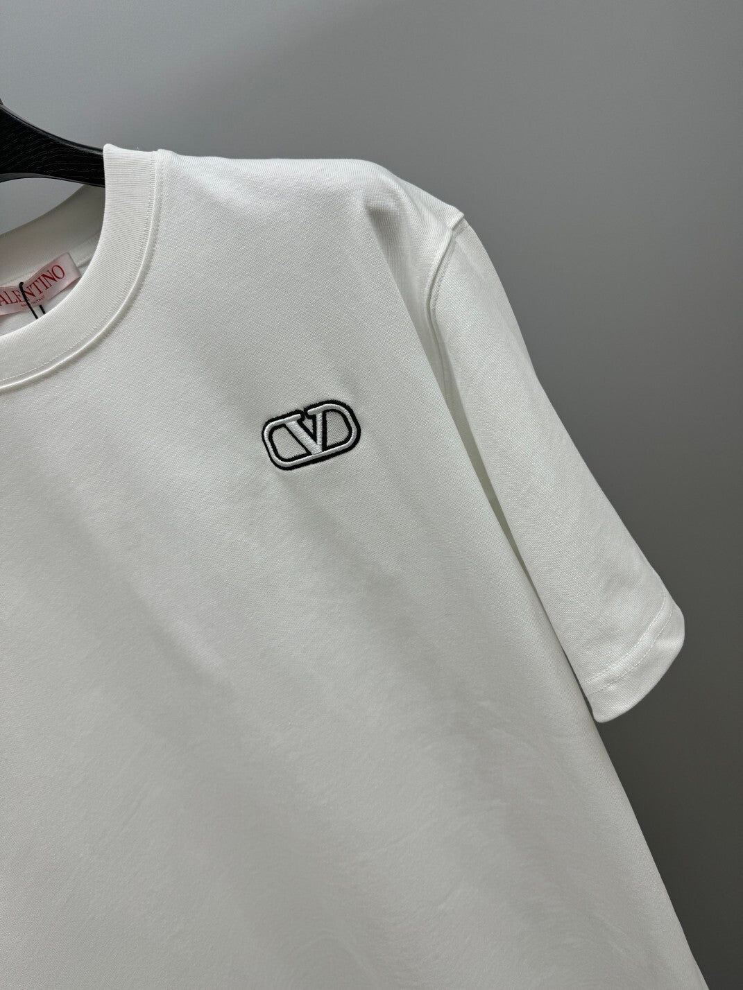 V - TSHIRT