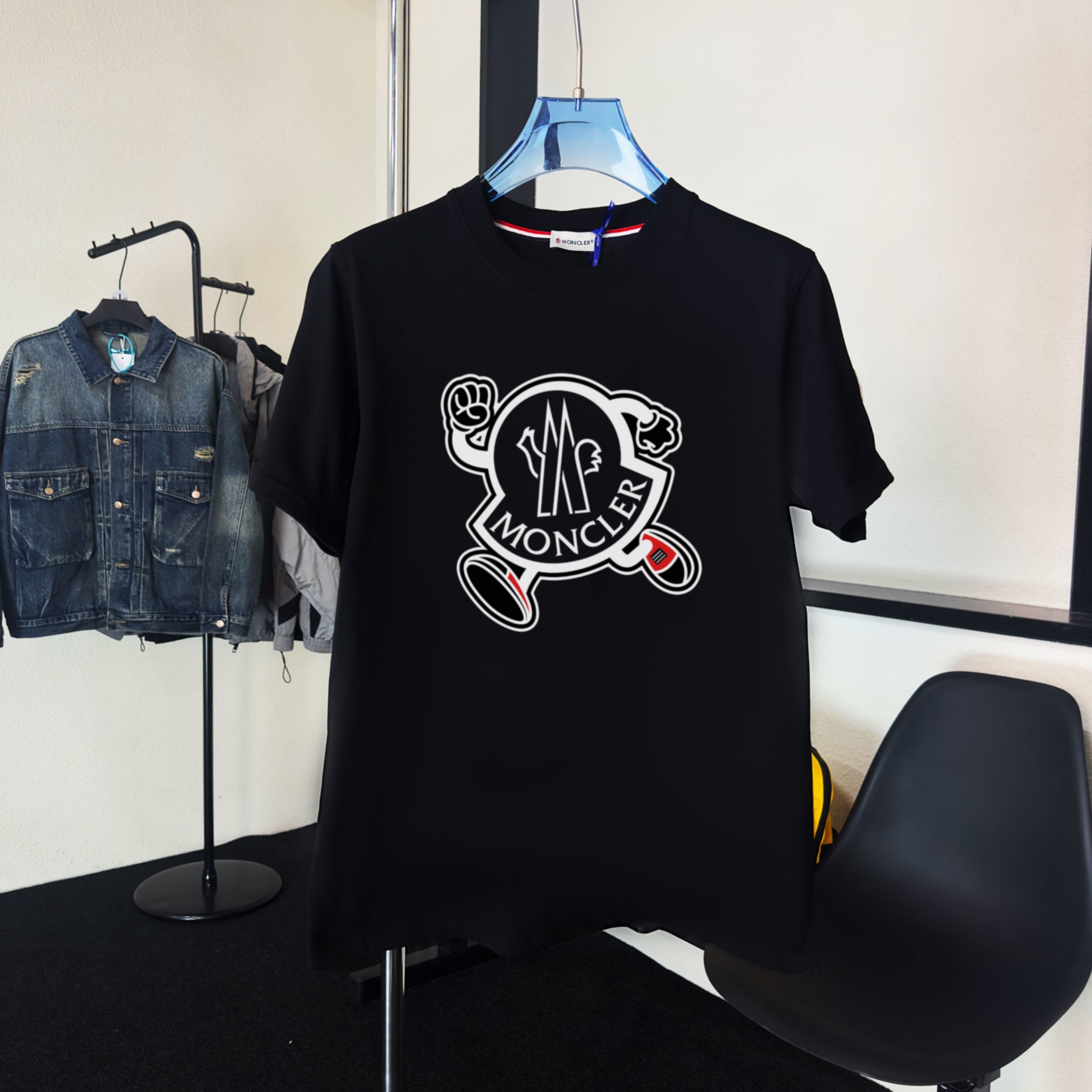 M - TSHIRT