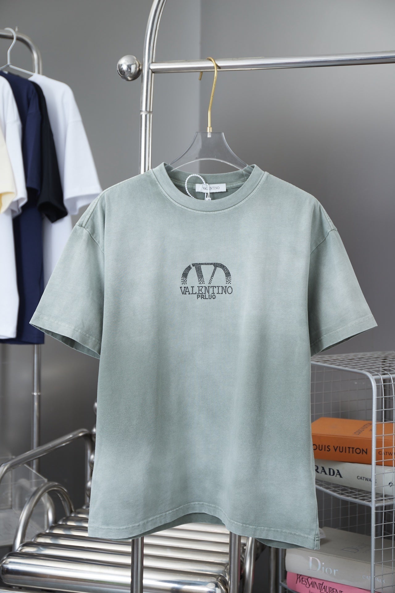 V - TSHIRT