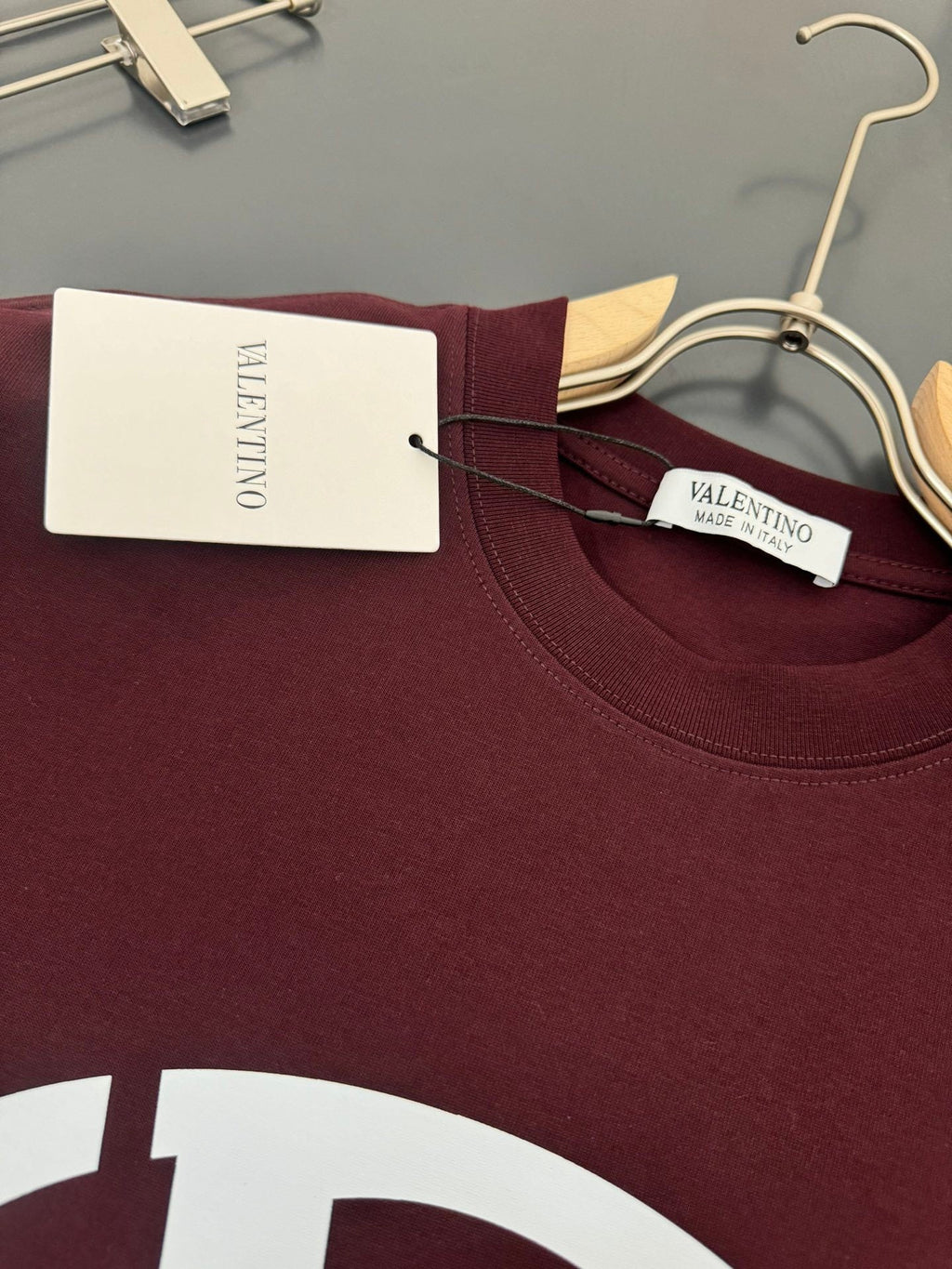 V - TSHIRT