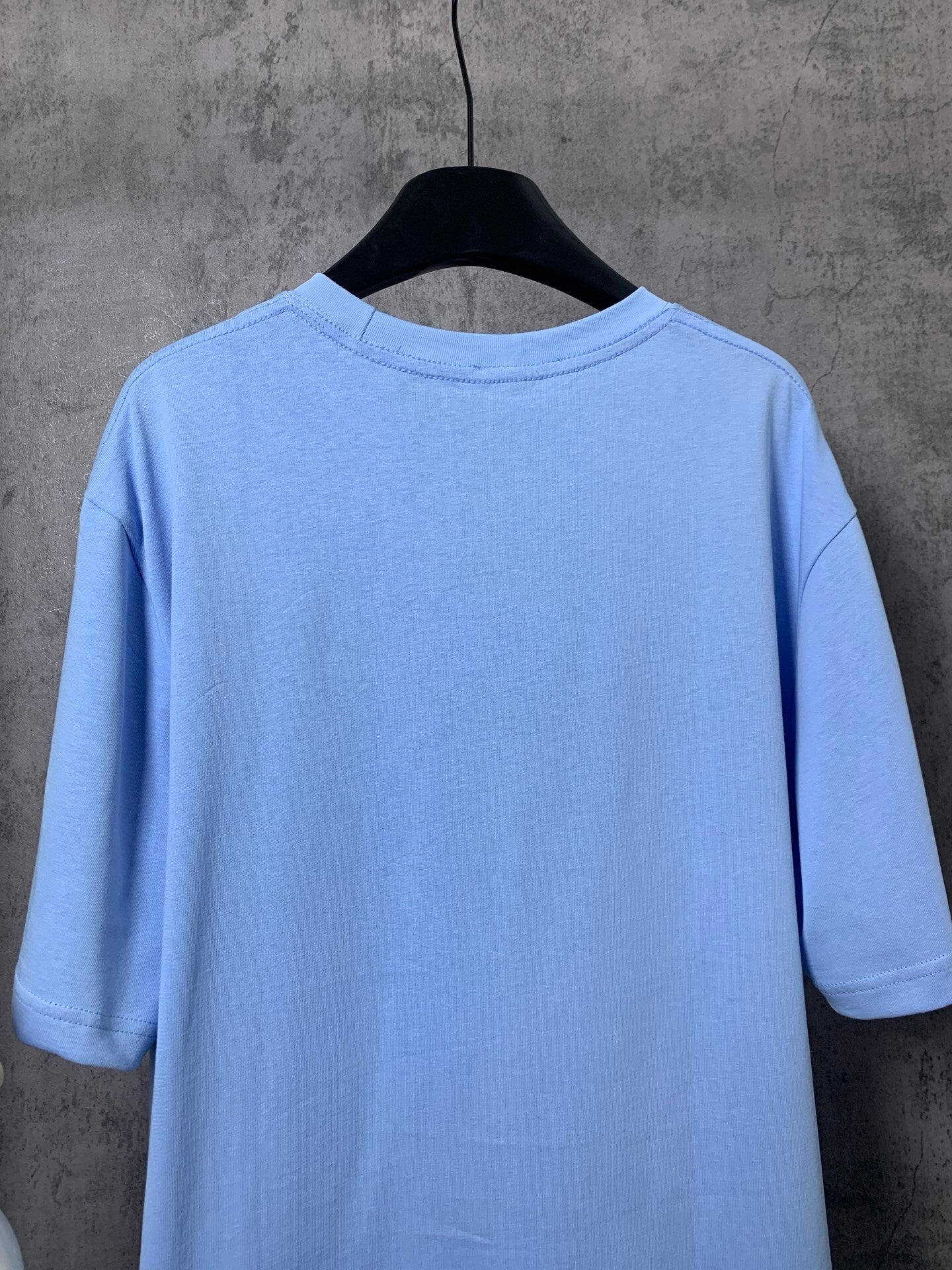 L - TSHIRT
