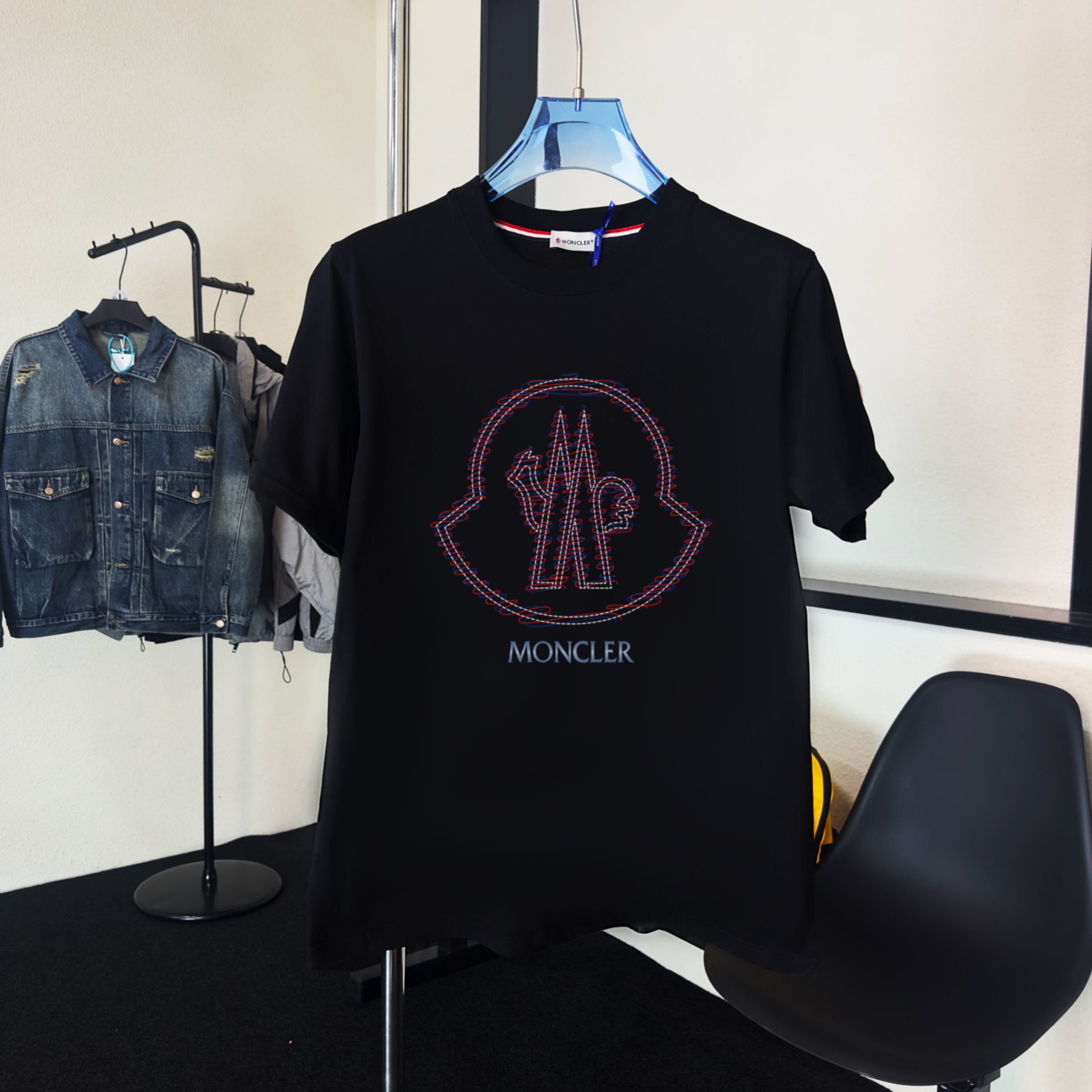 M - TSHIRT