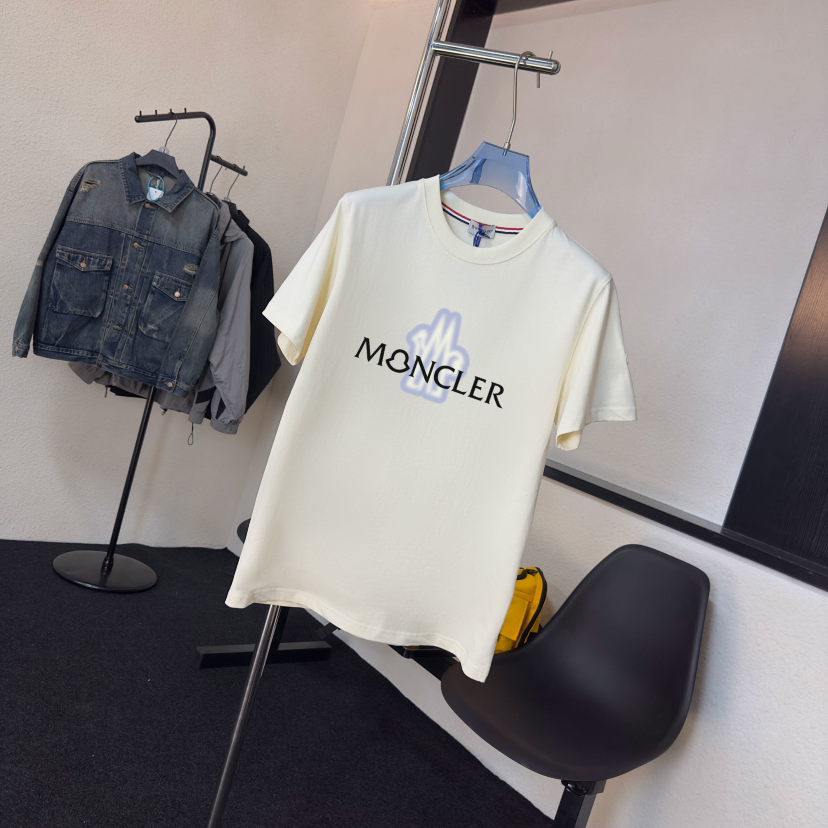 M - TSHIRT