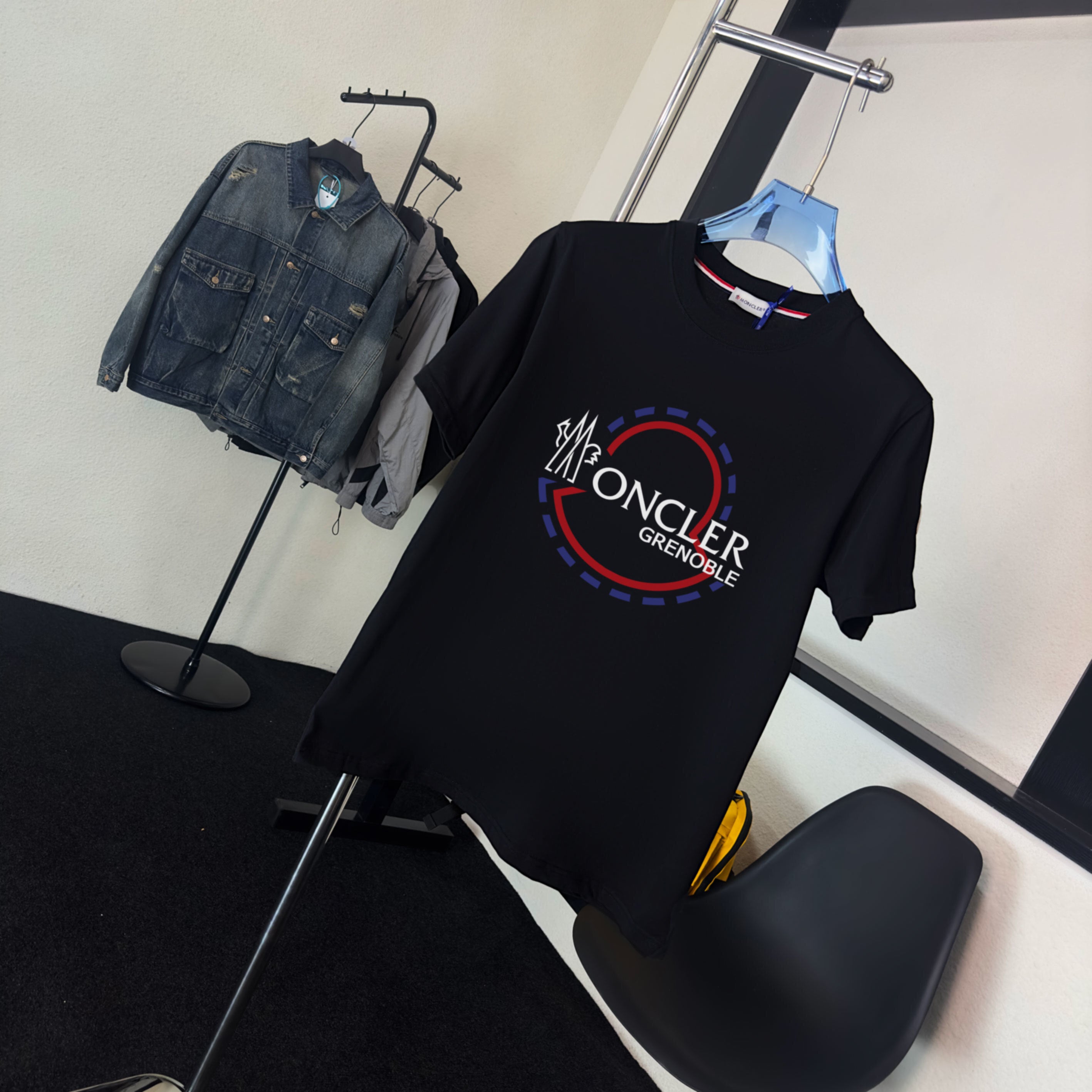 M - TSHIRT