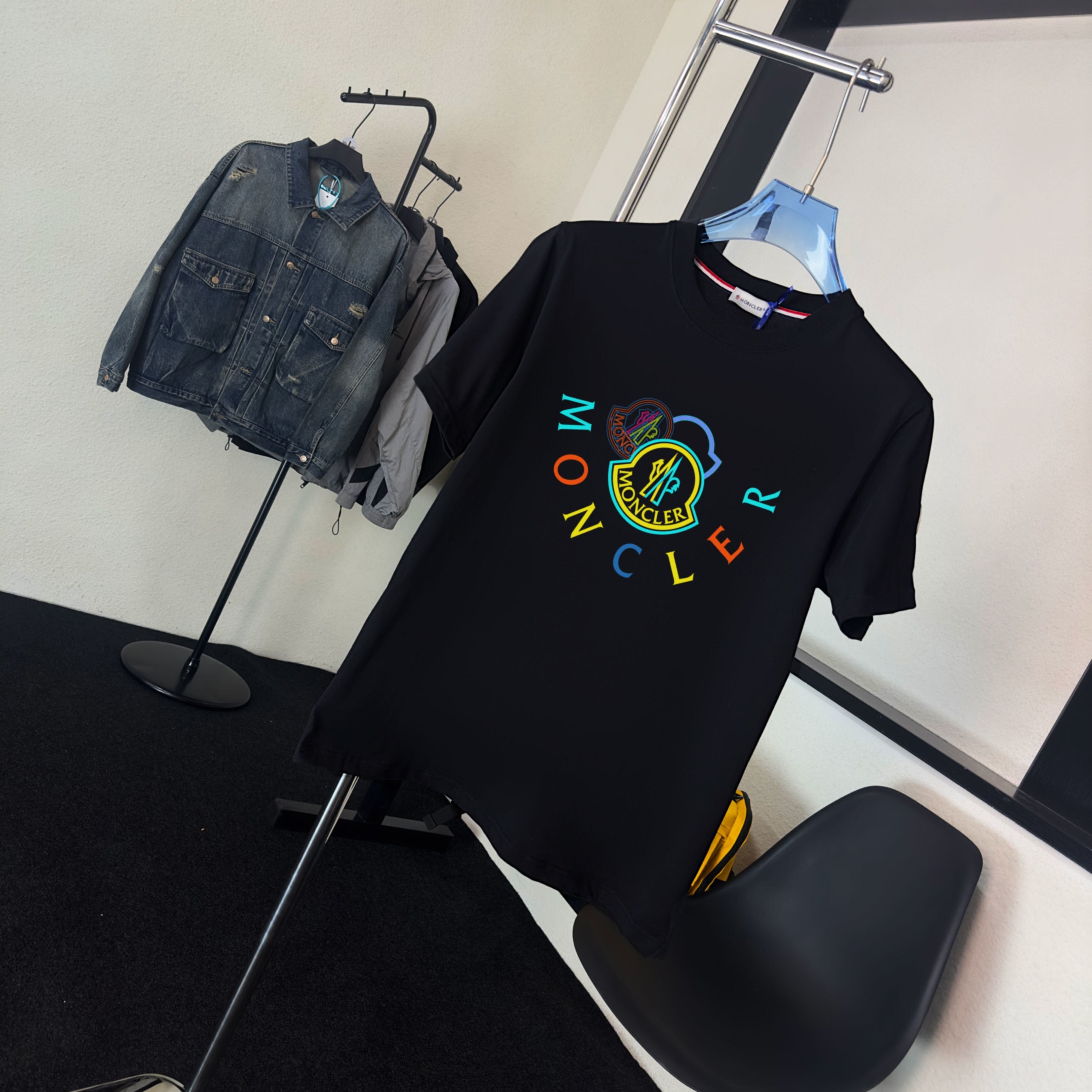 M - TSHIRT