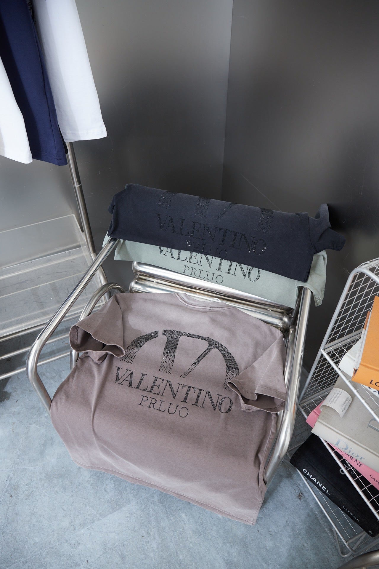 V - TSHIRT