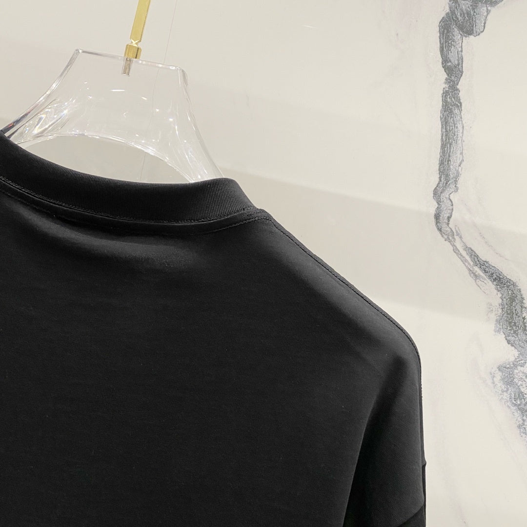 V - TSHIRT