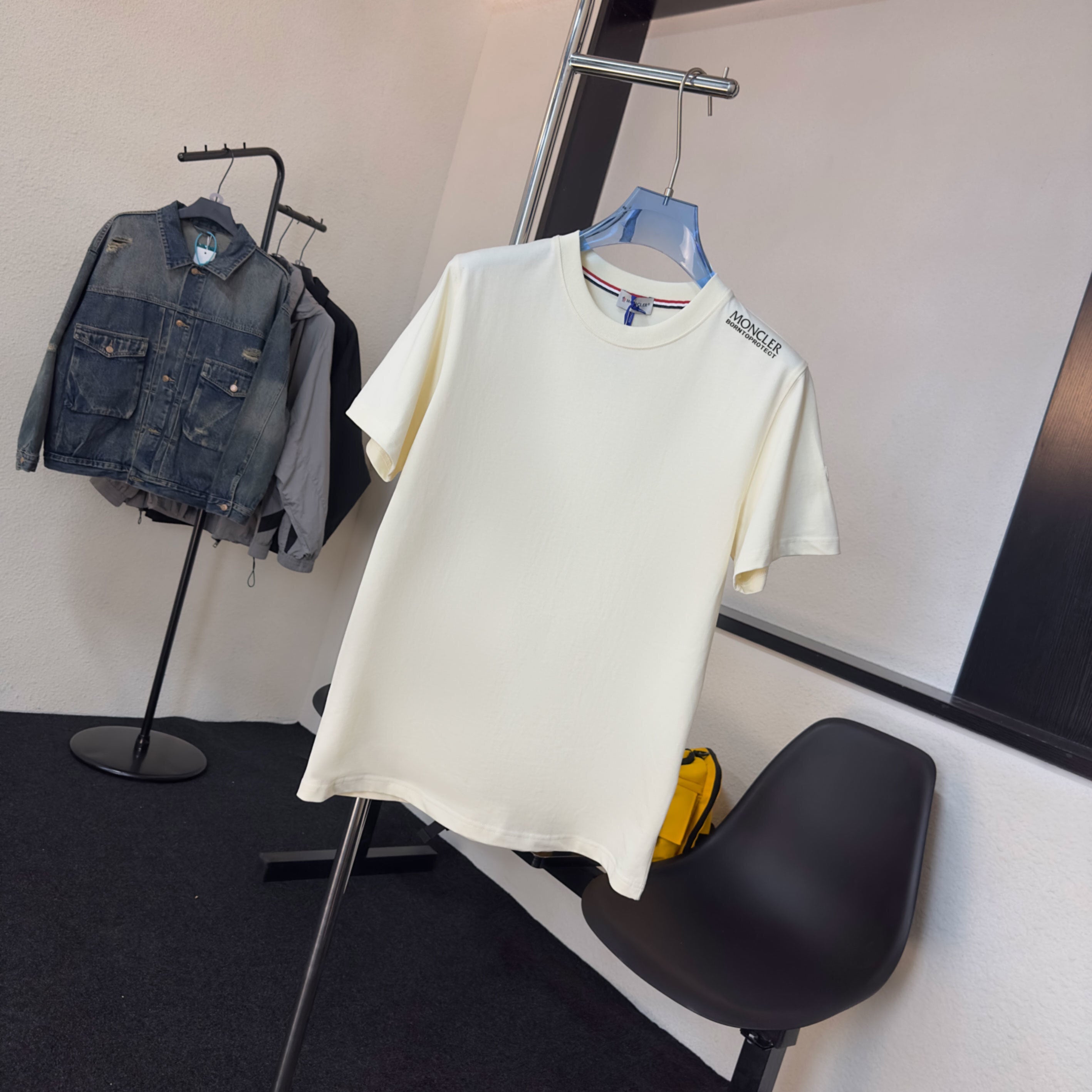 M - TSHIRT
