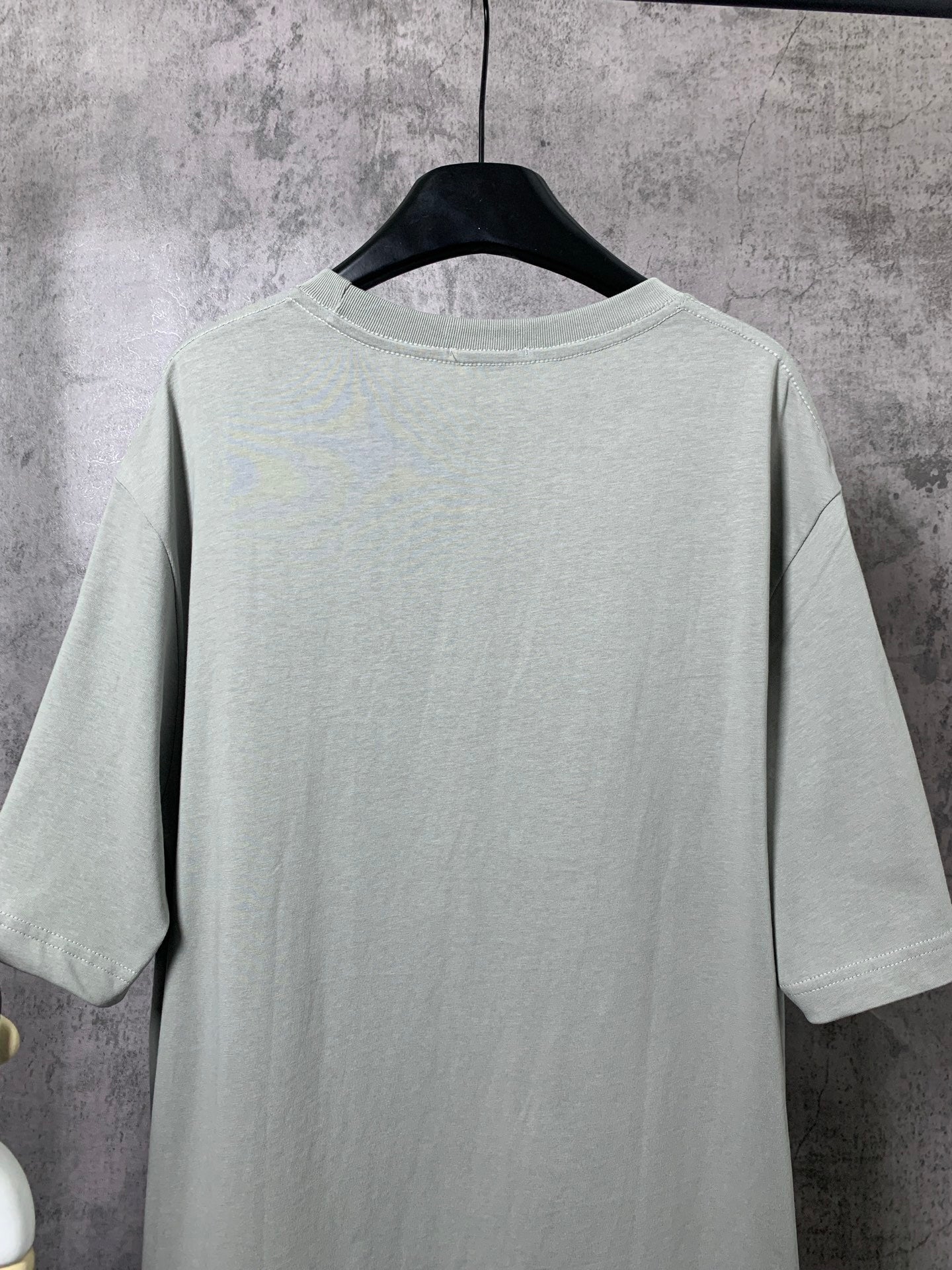 L - TSHIRT