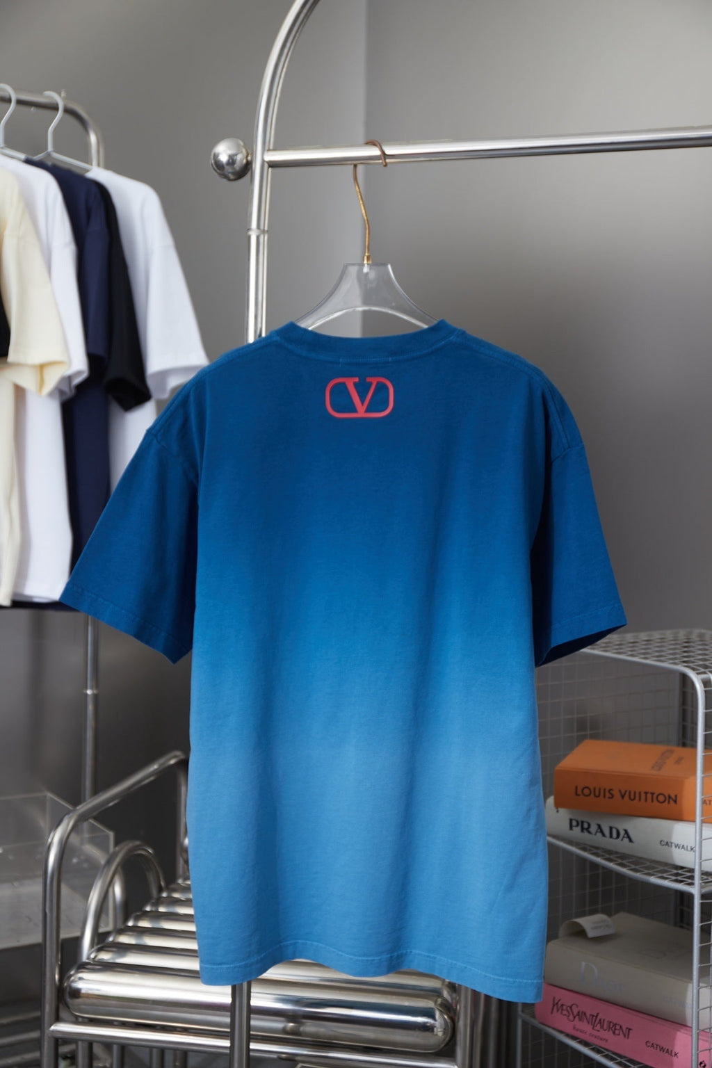 V - TSHIRT VIP