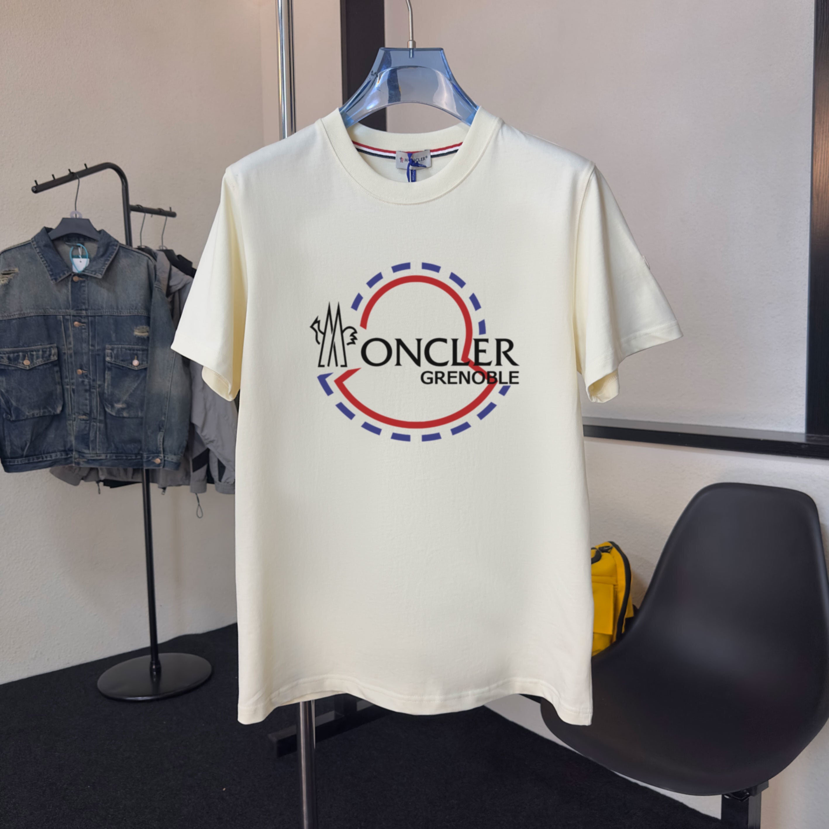 M - TSHIRT