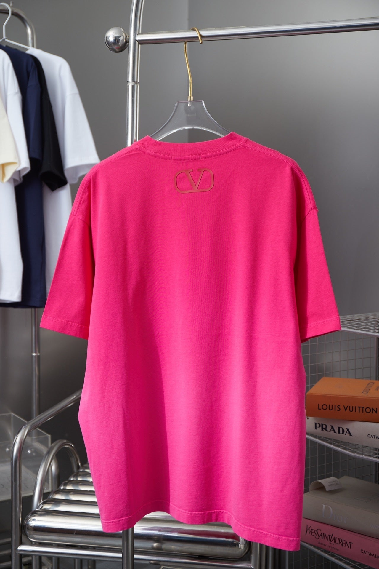 V - TSHIRT VIP