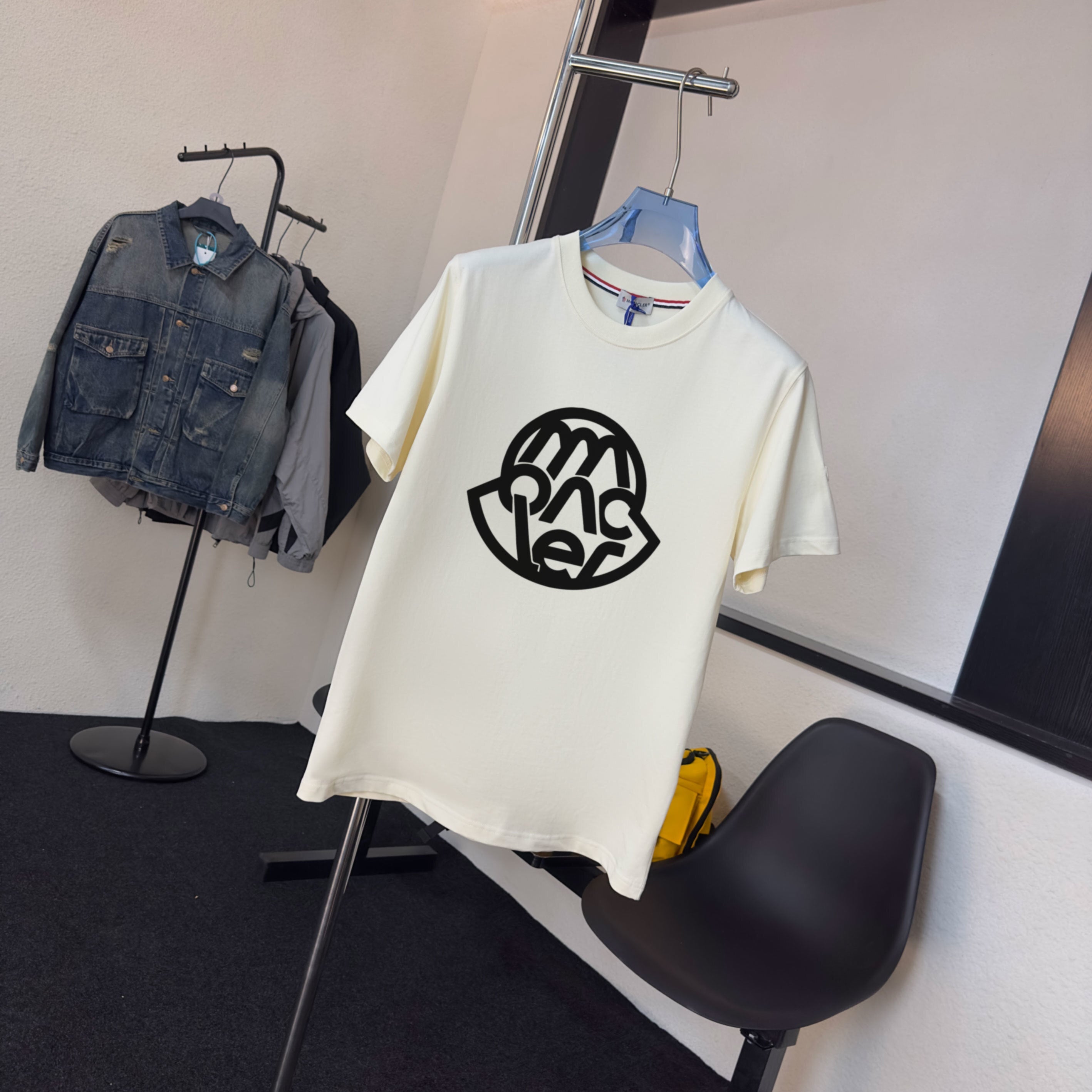M - TSHIRT