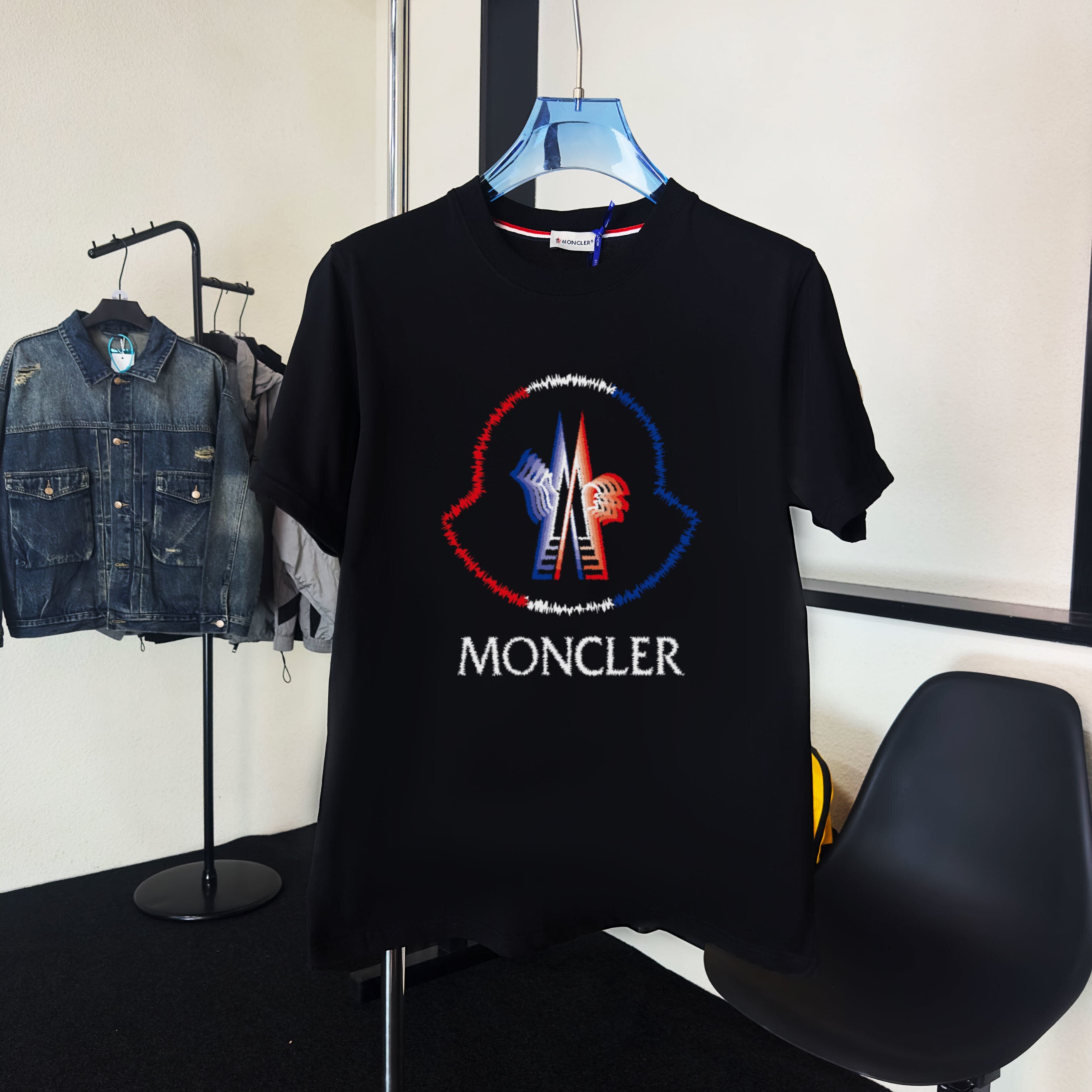 M - TSHIRT
